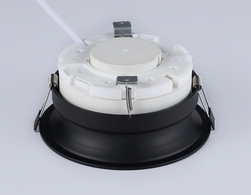 TU51811 BK черный GX70 max 20W D145*44 TU51811 BK черный GX70 max 20W D145*44