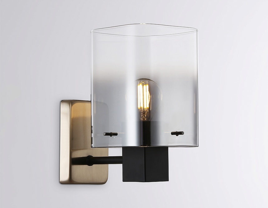 LH57045 BK/DBS/SM черный/темная латунь/дымчатый E14 max 40W 195*110*185 LH57045 BK/DBS/SM черный/темная латунь/дымчатый E14 max 40W 195*110*185
