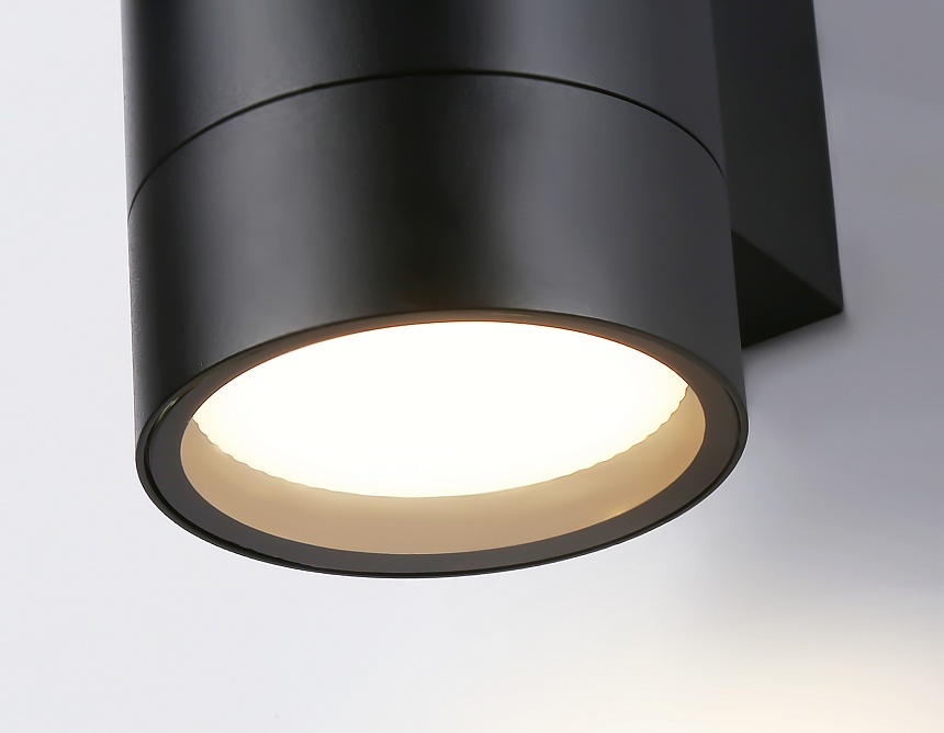 ST3304/2 BK черный IP54 GX53/2 max 15W 205*90*140 ST3304/2 BK черный IP54 GX53/2 max 15W 205*90*140