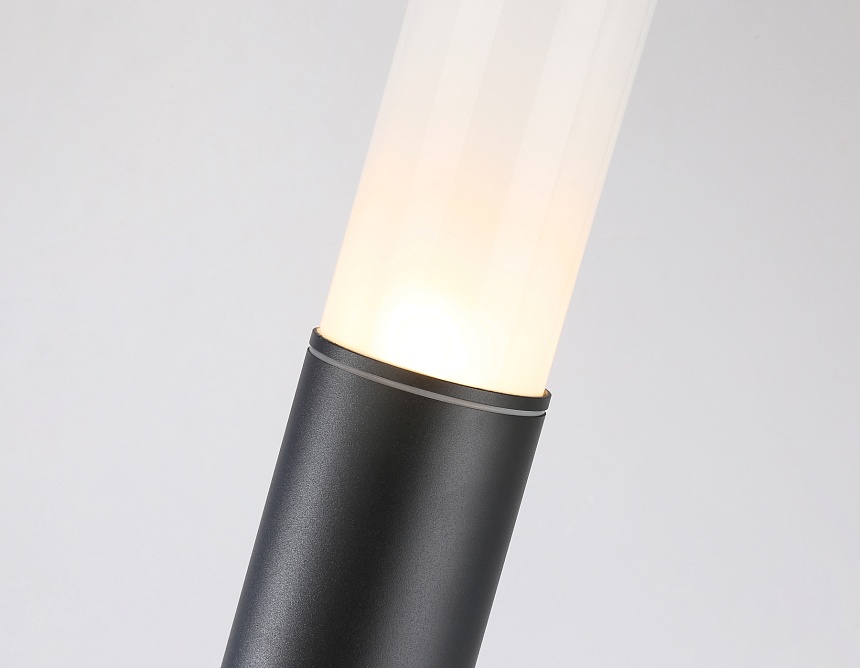 ST2459 BK/FR черный/белый матовый IP54 E27 max 40W D90*800 ST2459 BK/FR черный/белый матовый IP54 E27 max 40W D90*800