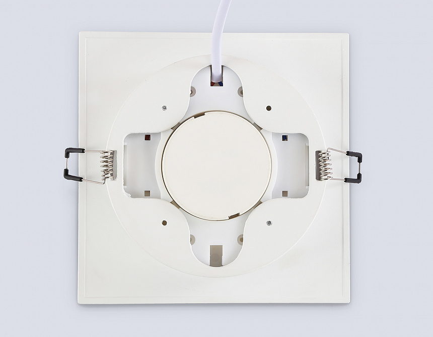 TU5220 WH белый IP20 GX70 D150*150*52