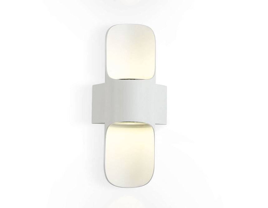 ST4533 WH белый LED 4200K 8W IP54 220*66*100 ST4533 WH белый LED 4200K 8W IP54 220*66*100