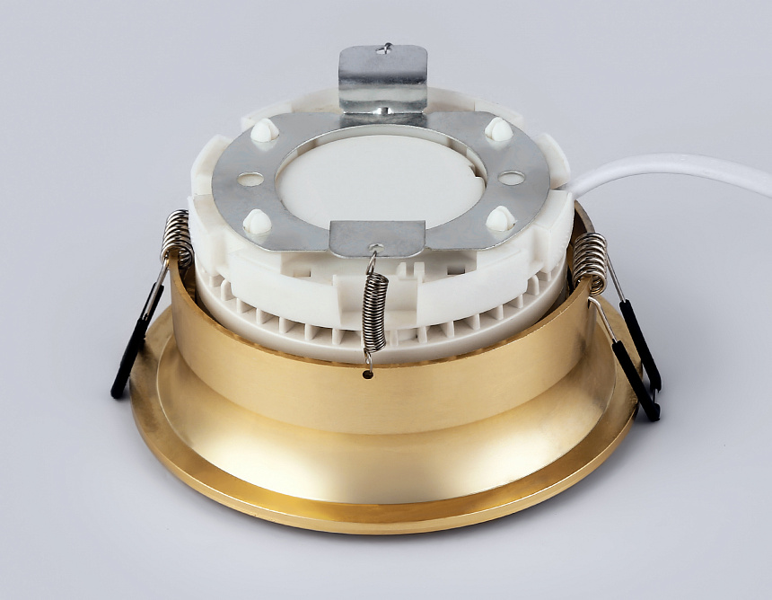 TN6760 BR латунь IP44 GX53 max 15W D105*33 TN6760 BR латунь IP44 GX53 max 15W D105*33