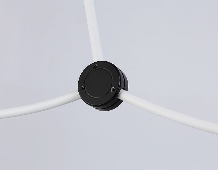 TR2566/3 WH/BK белый/черный E27/3 max 60W 1130*150*540