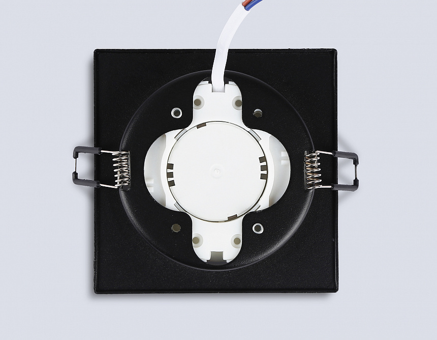 TN6710 BK черный IP44 GX53 max 15W 105*105*45