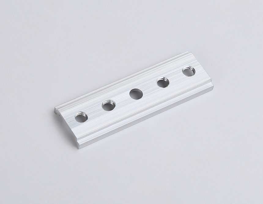 GL3618 AL алюминий соединитель для накладного шинопровода Magnetic 100*22*1.5