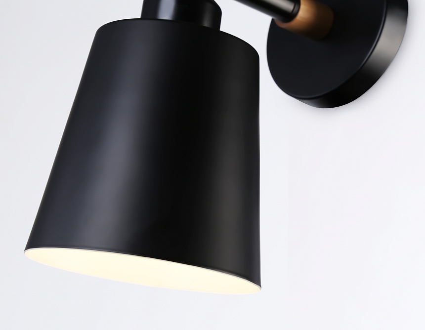TR82213 BK/LW черный/светлое дерево E27 max 40W 230*130*190 TR82213 BK/LW черный/светлое дерево E27 max 40W 230*130*190