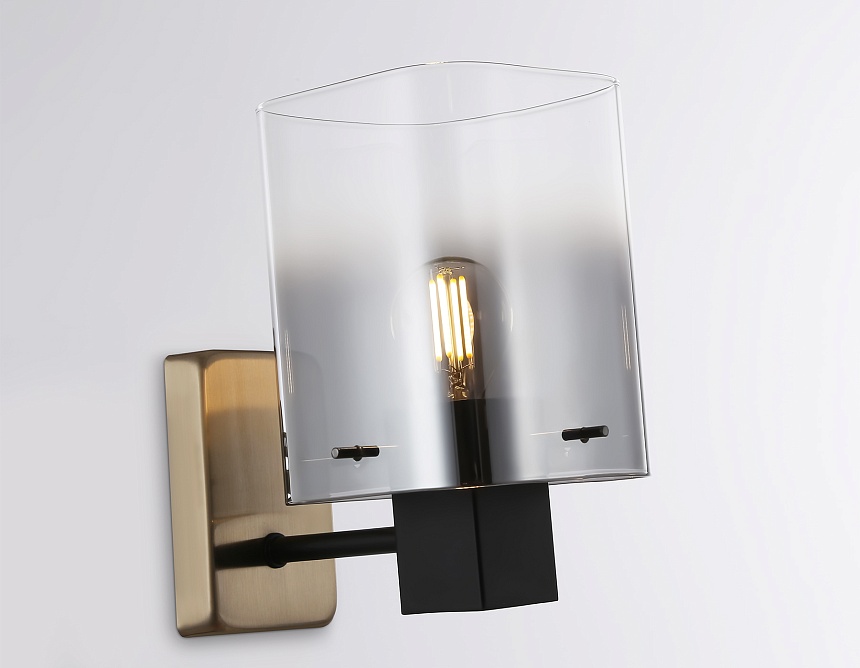 LH57045 BK/DBS/SM черный/темная латунь/дымчатый E14 max 40W 195*110*185 LH57045 BK/DBS/SM черный/темная латунь/дымчатый E14 max 40W 195*110*185