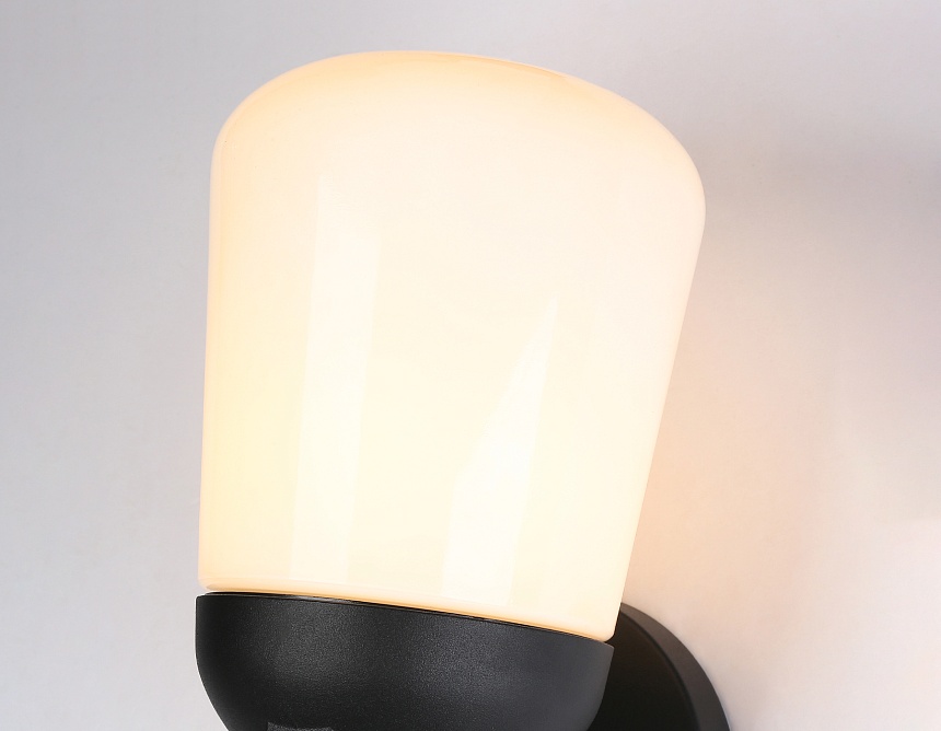 ST2083 BK/FR черный/белый матовый IP54 E27 max 40W 260*150*185