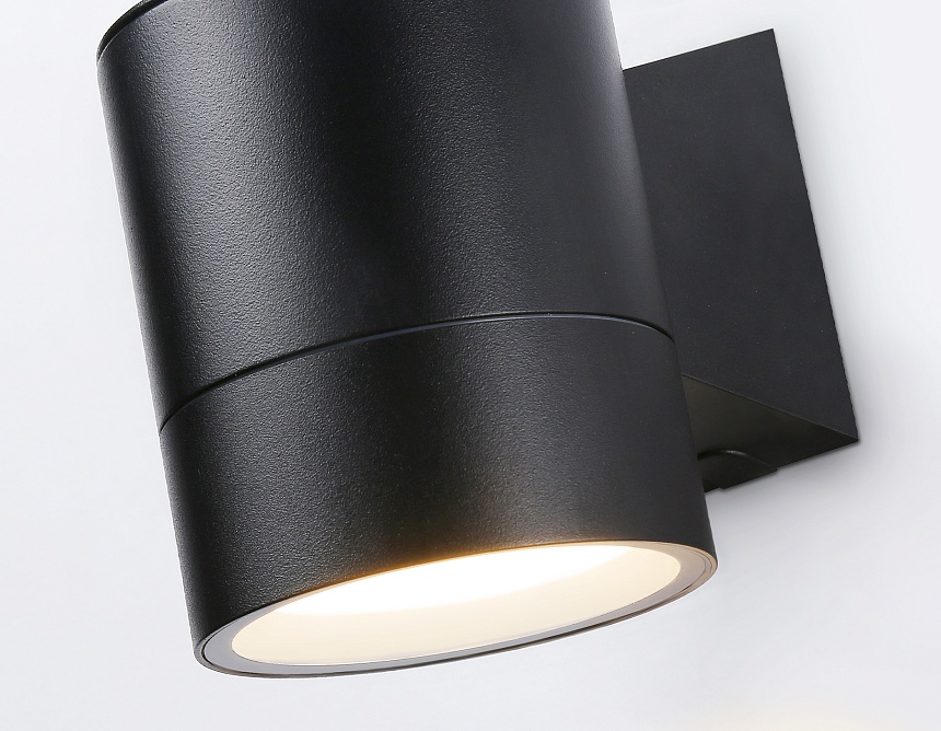 ST3302 BK черный IP54 GX53 max 15W 115*90*140 ST3302 BK черный IP54 GX53 max 15W 115*90*140