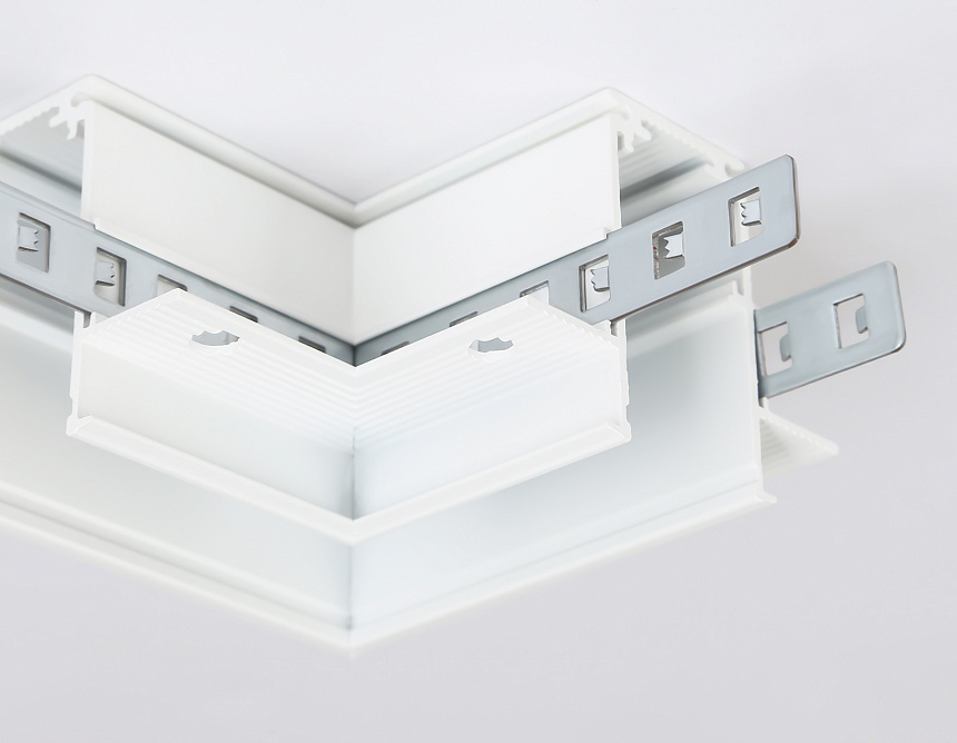 GL3352 WH белый коннектор угловой встраиваемый 85*85*H46.8